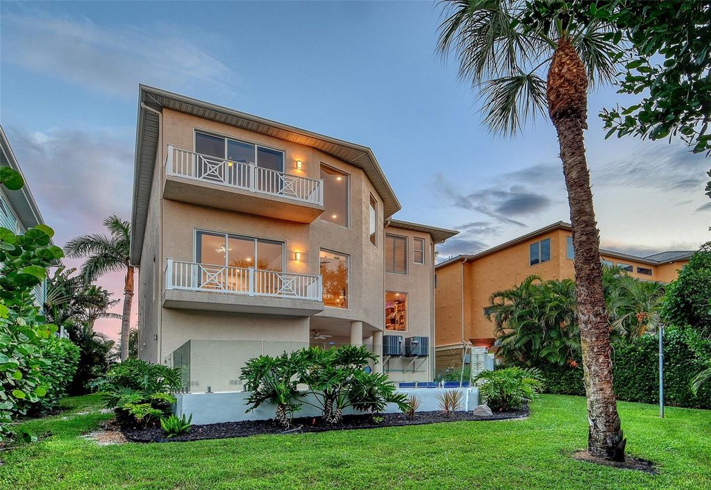 Photo of 7154 Hawks Harbor Circle, Bradenton, FL 34207 (MLS # A4660024)
