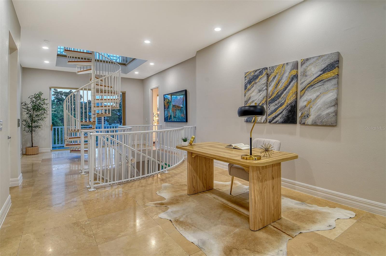 HAWKS HARBOR - Residential