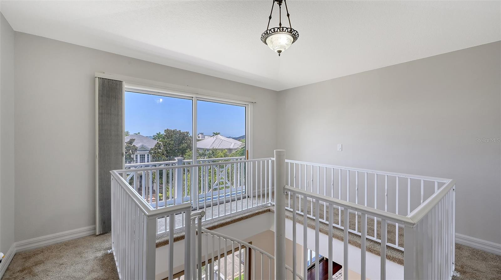 HAWKS HARBOR - Residential