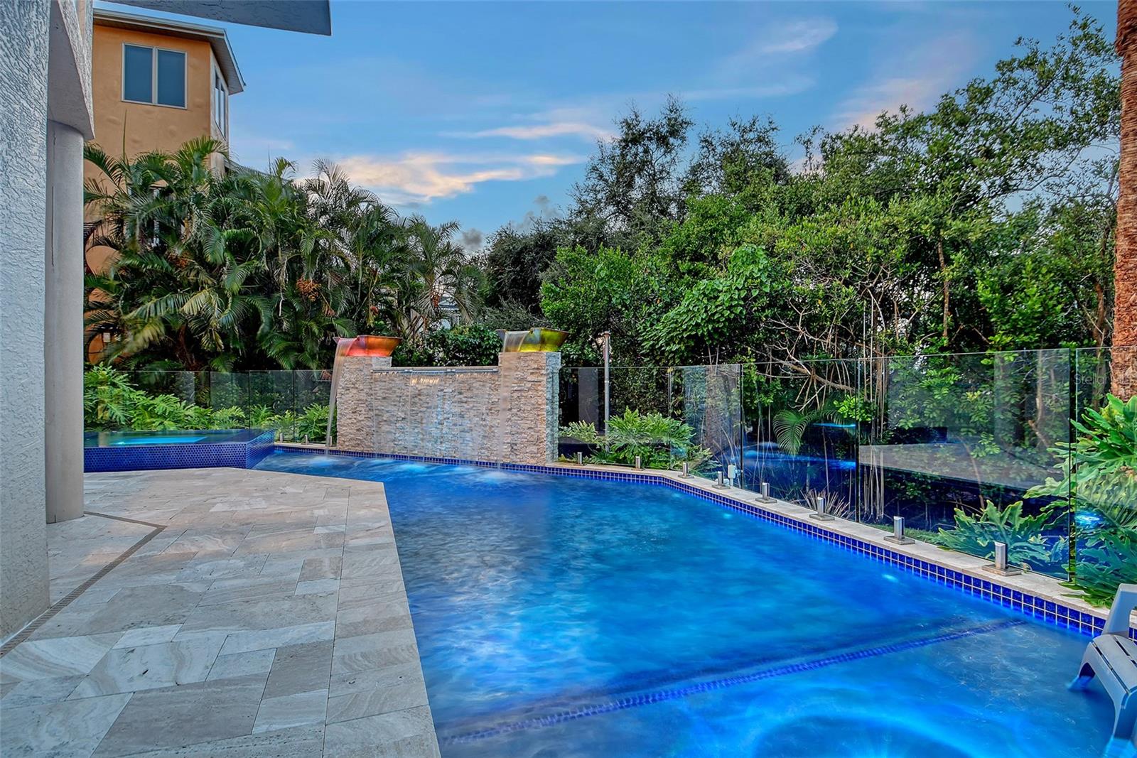 HAWKS HARBOR - Residential
