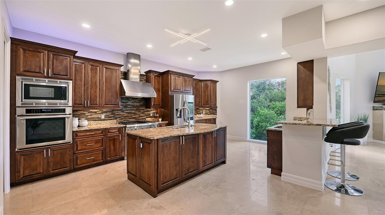 HAWKS HARBOR - Residential