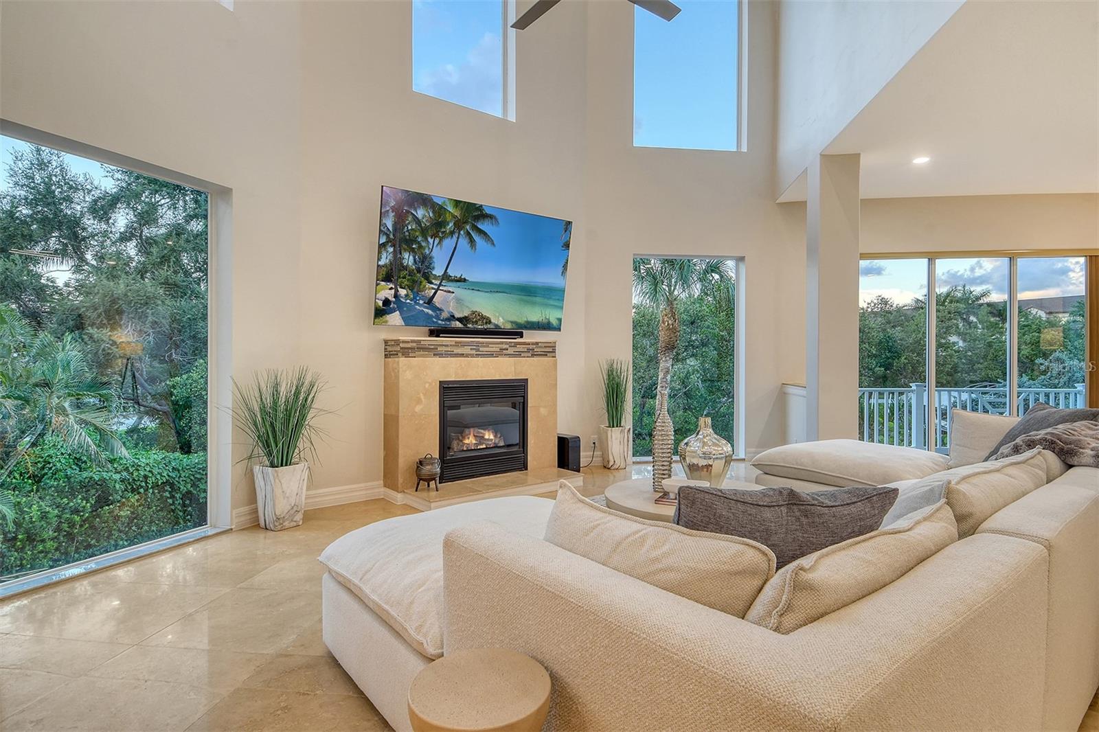 HAWKS HARBOR - Residential