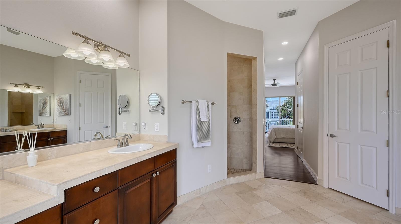 HAWKS HARBOR - Residential