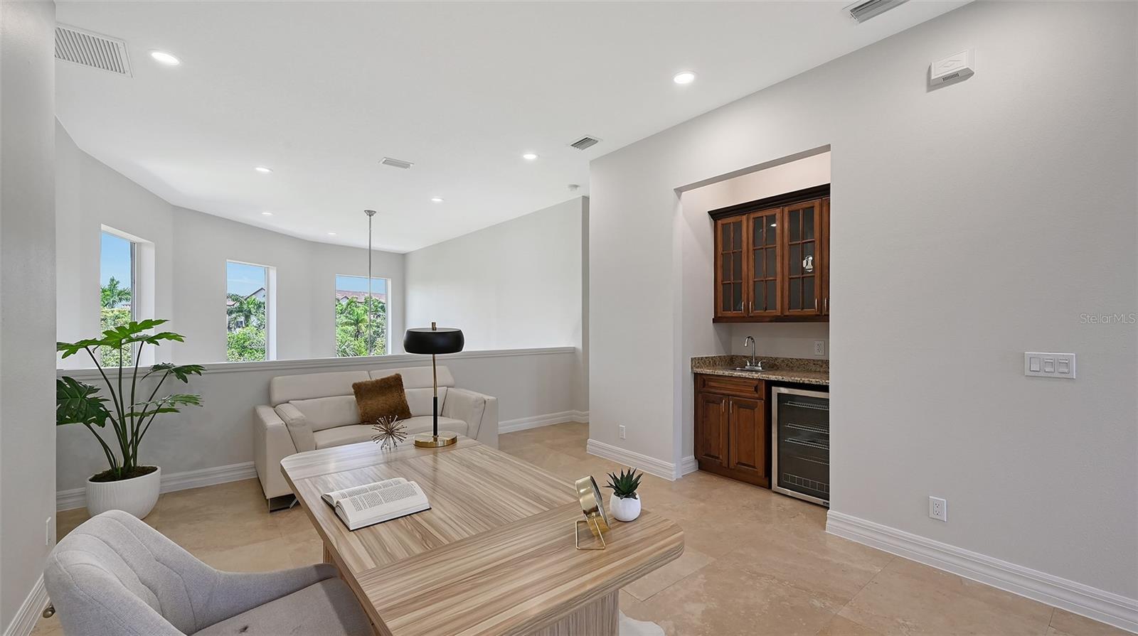 HAWKS HARBOR - Residential