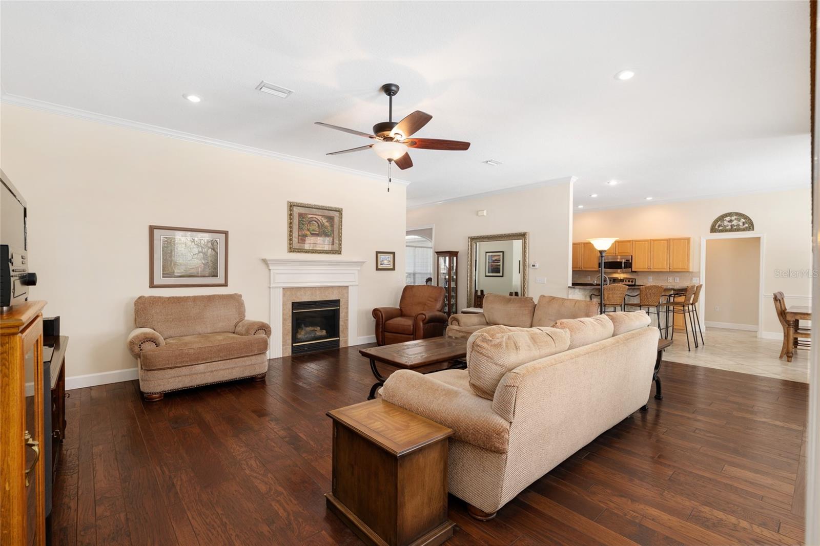 MENTONE - Residential