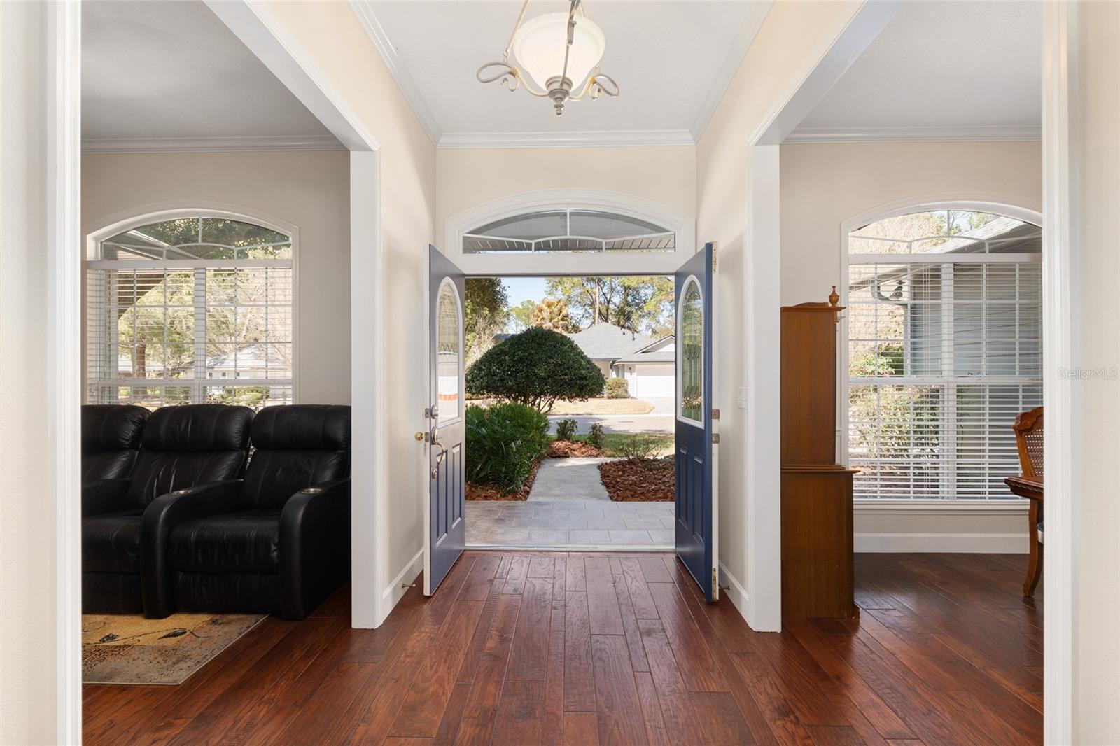 MENTONE - Residential