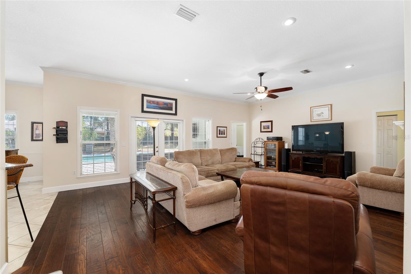 MENTONE - Residential