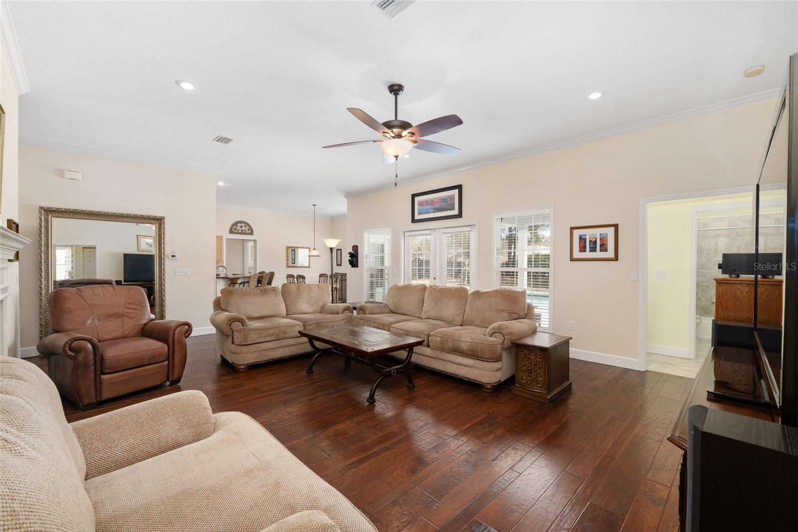 MENTONE - Residential