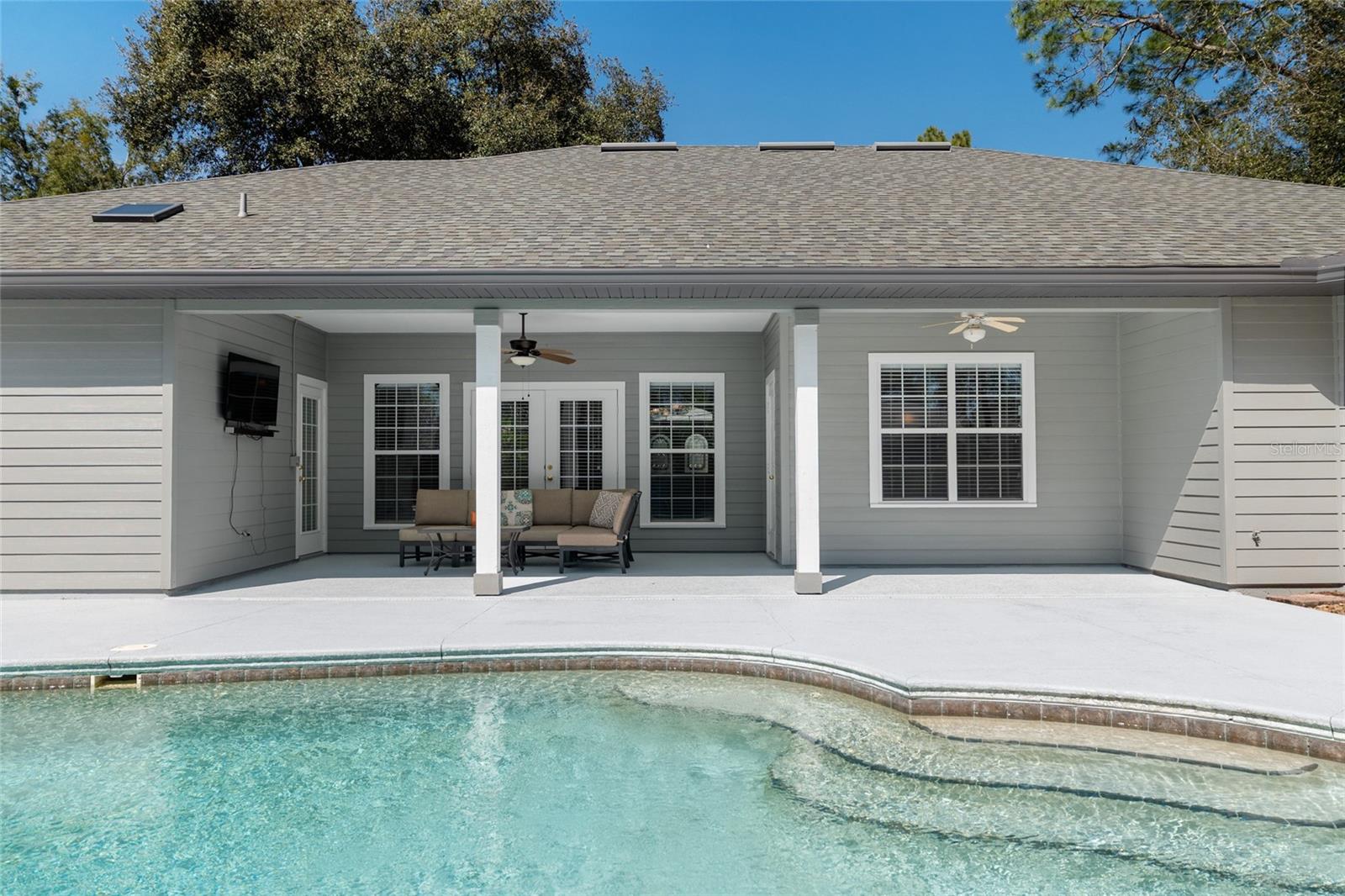 MENTONE - Residential