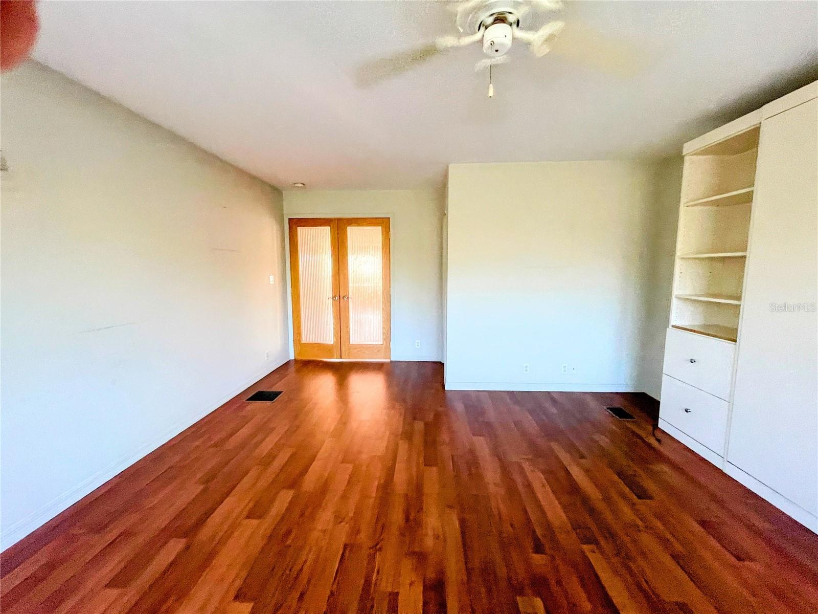 COUNTRY CLUB ESTATES - Residential