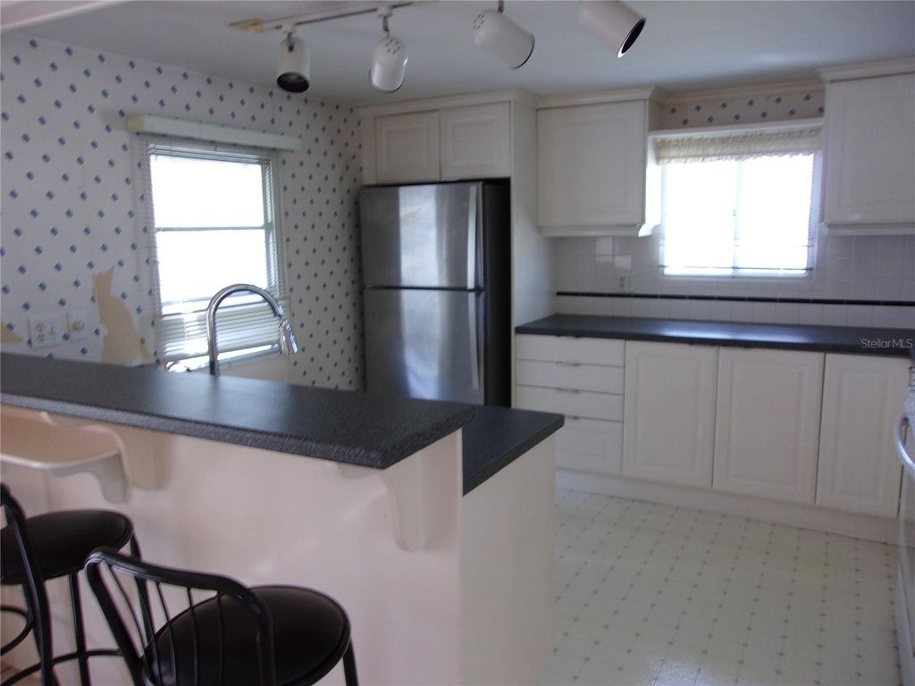 Photo of 863 S Green Circle, Venice, FL 34285 (MLS # N6141107)