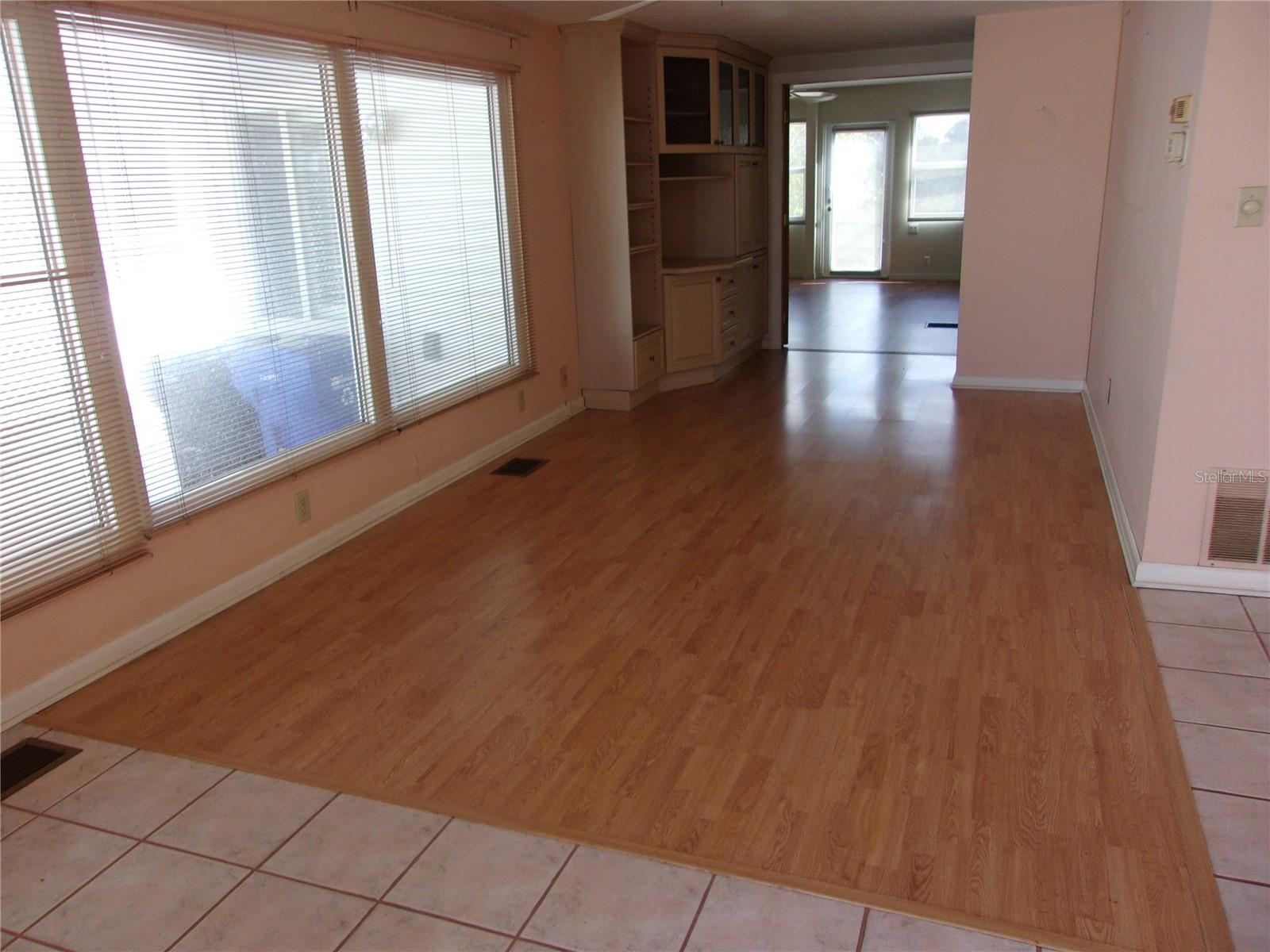 COUNTRY CLUB ESTATES - Residential