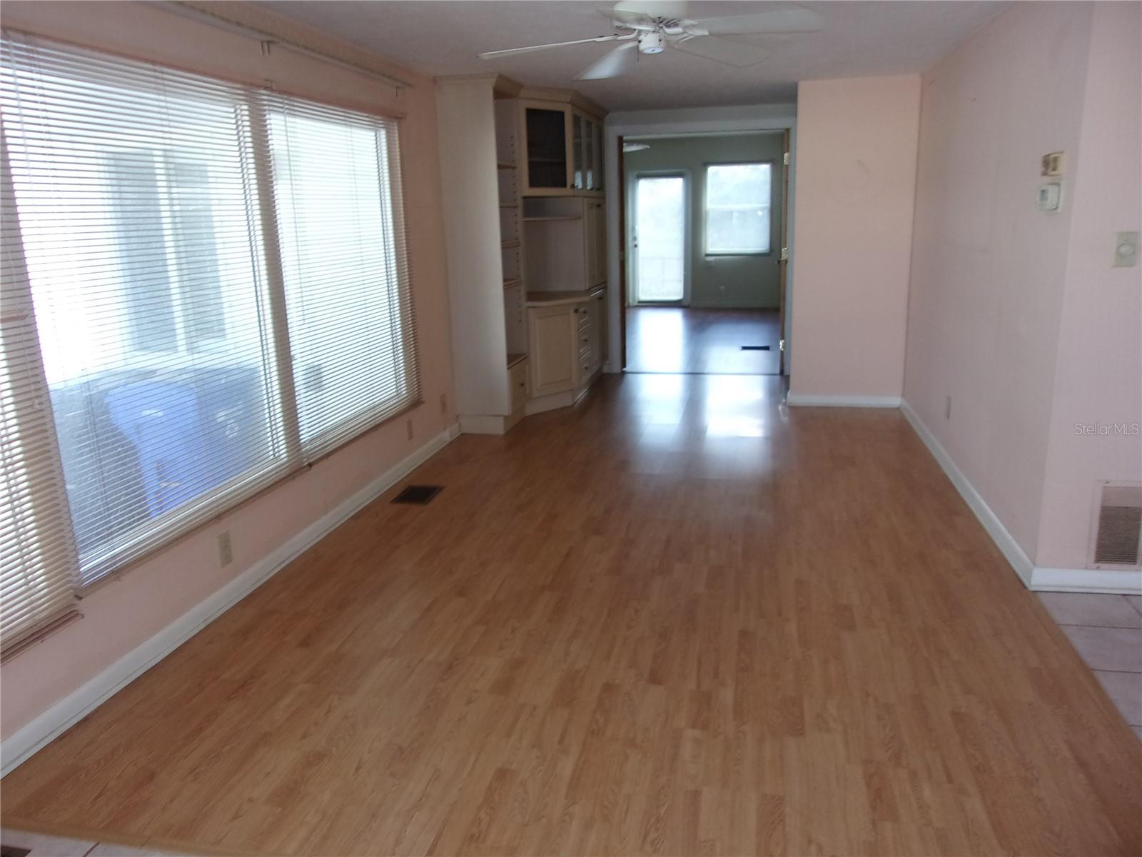 COUNTRY CLUB ESTATES - Residential