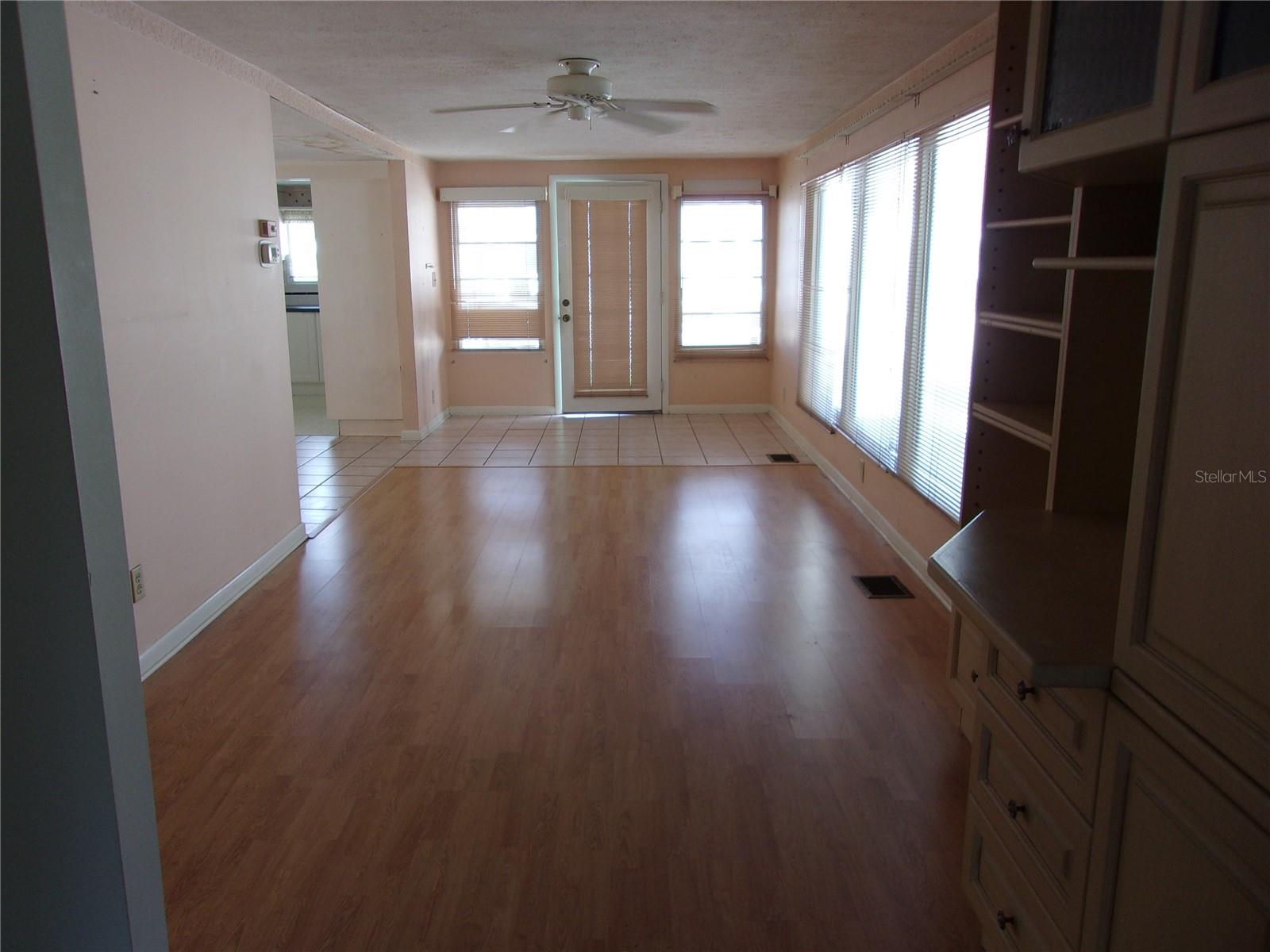 COUNTRY CLUB ESTATES - Residential