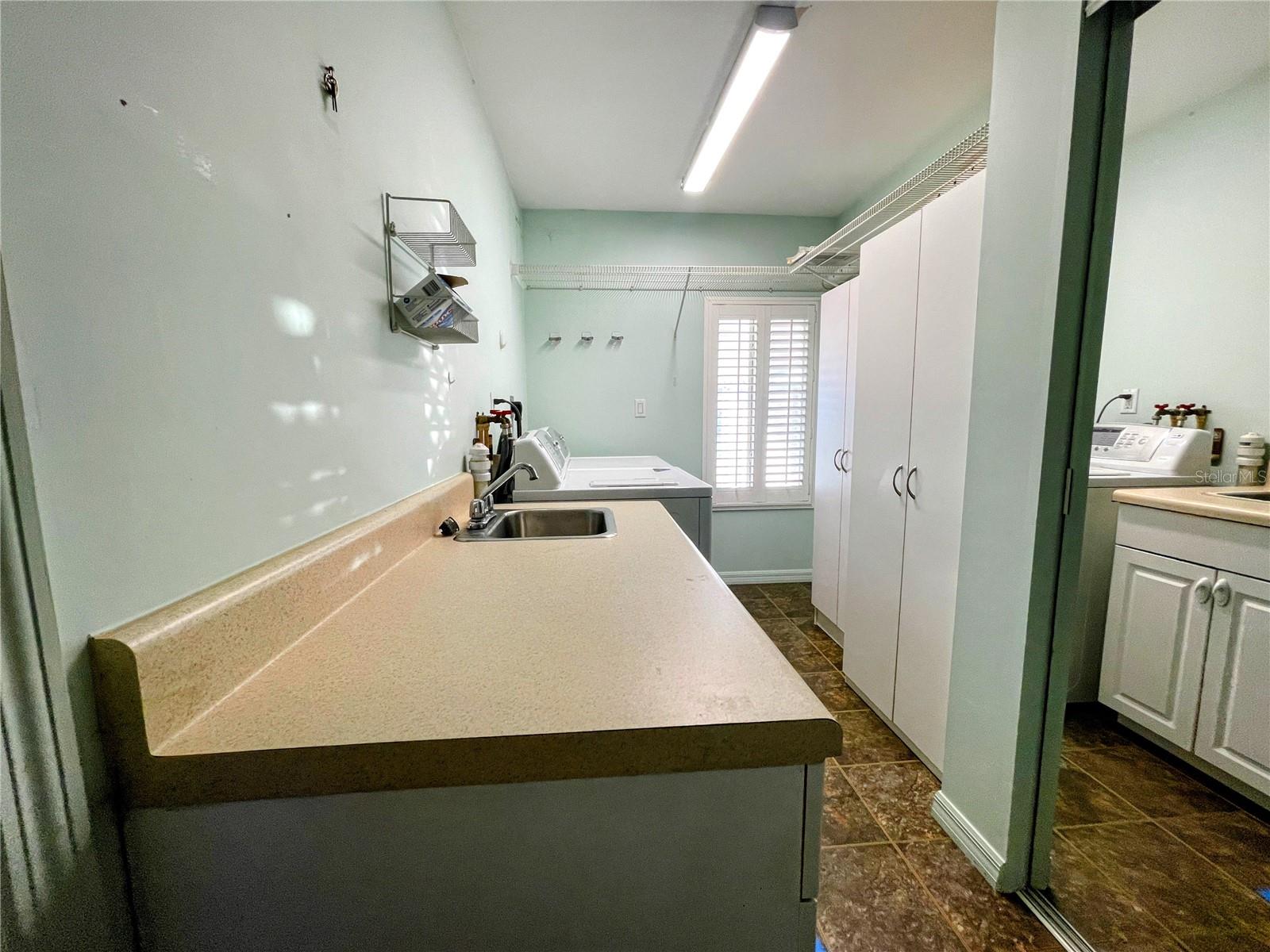 COUNTRY CLUB ESTATES - Residential