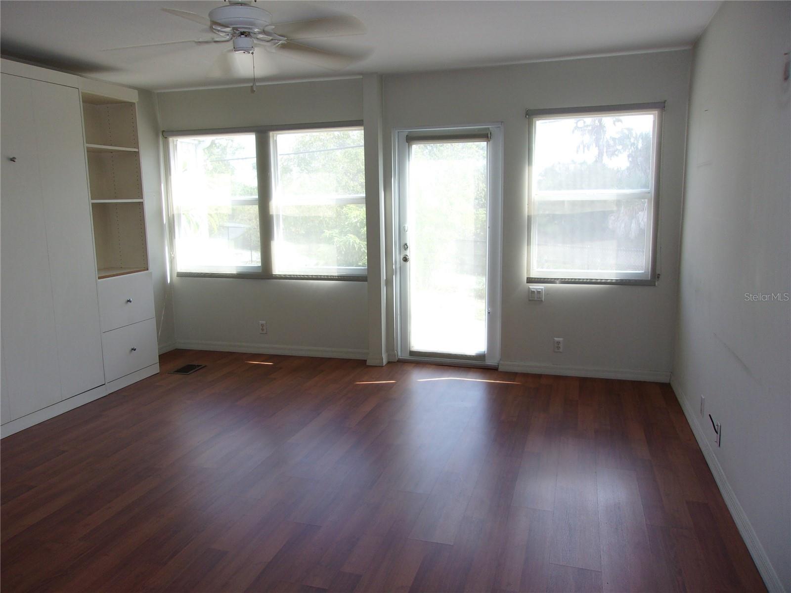 COUNTRY CLUB ESTATES - Residential