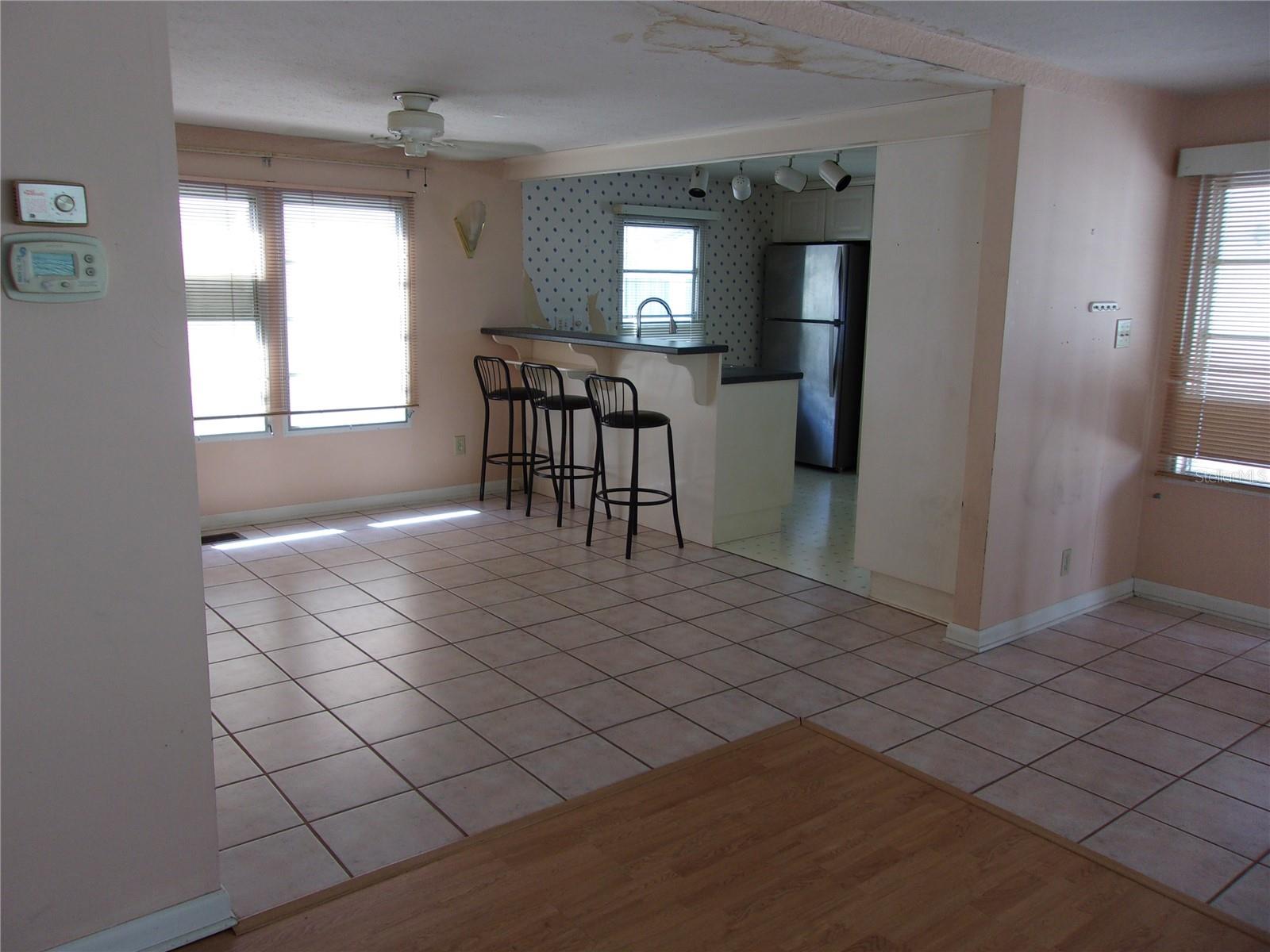 COUNTRY CLUB ESTATES - Residential