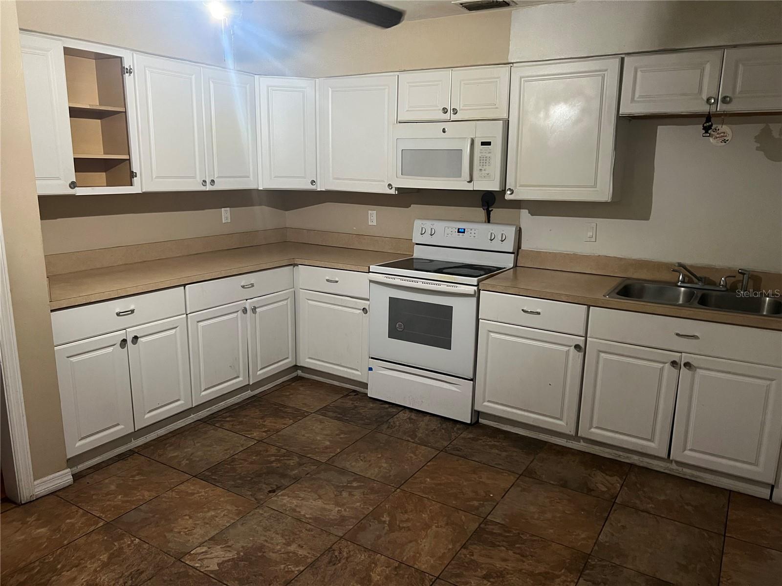 Ready to be Rented .
Cable , Water , Lights and Wifi Included
Call Monique For Further Information 305-879-5839