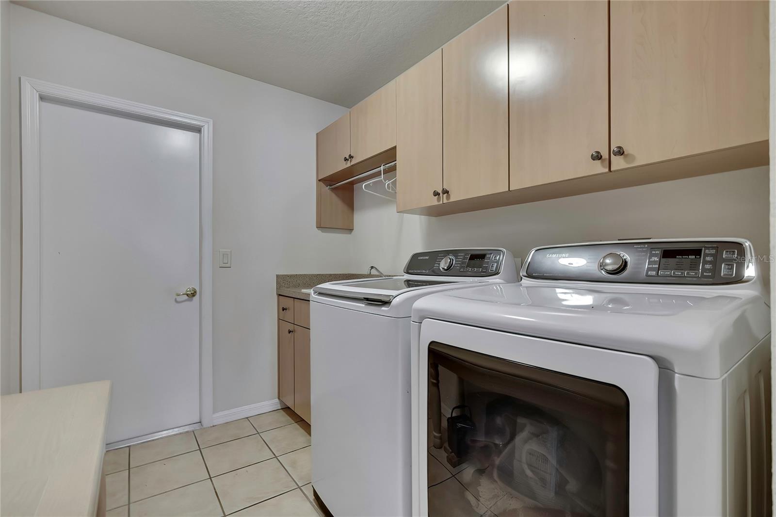 GROVER CLEVELAND ESTATES - Residential