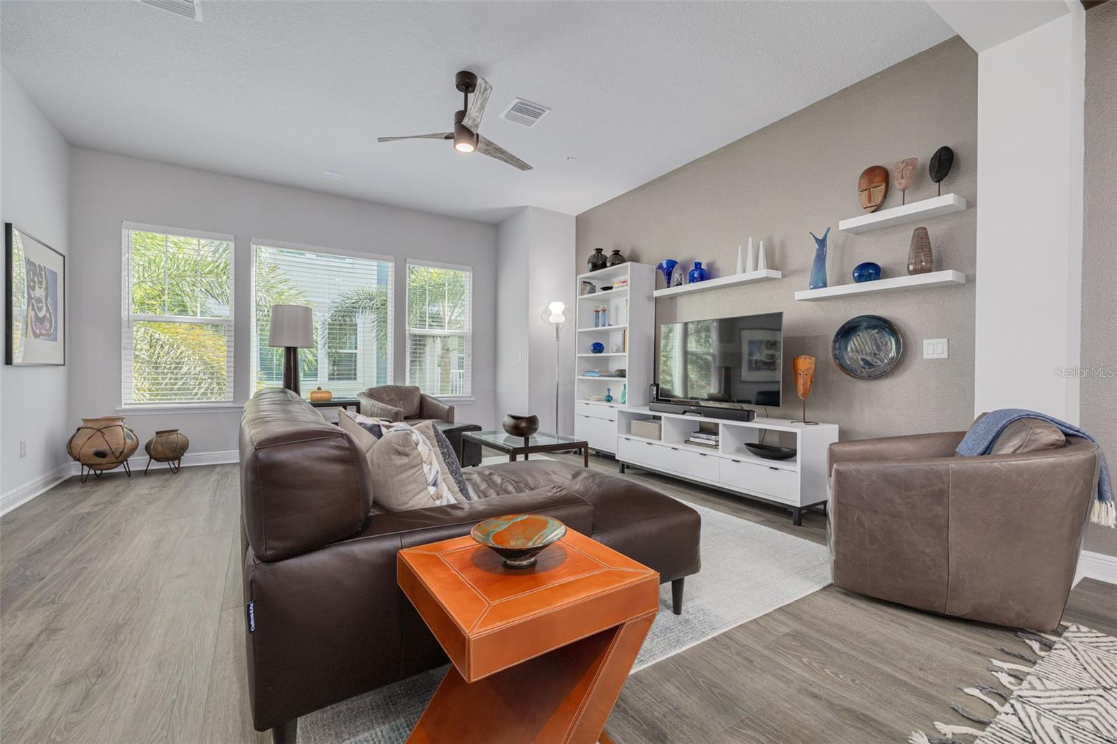 835 BURLINGTON AVENUE N