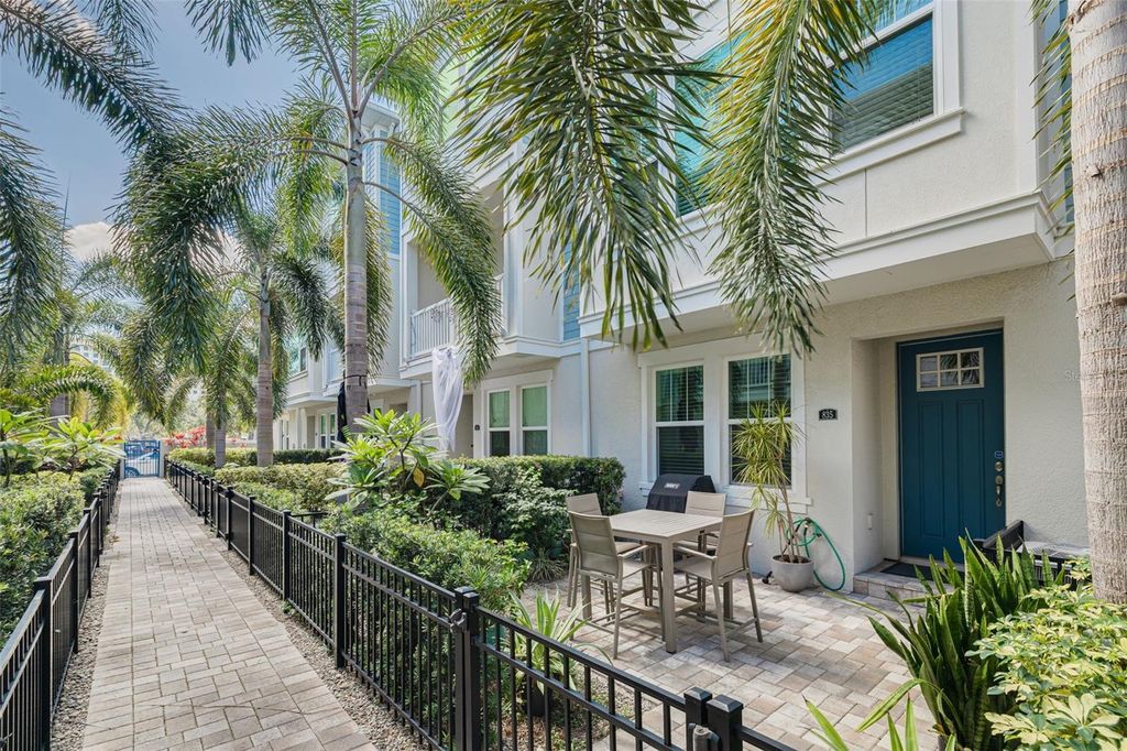 Photo of 835 Burlington Avenue N, St Petersburg, FL 33701 (MLS # TB8460109)