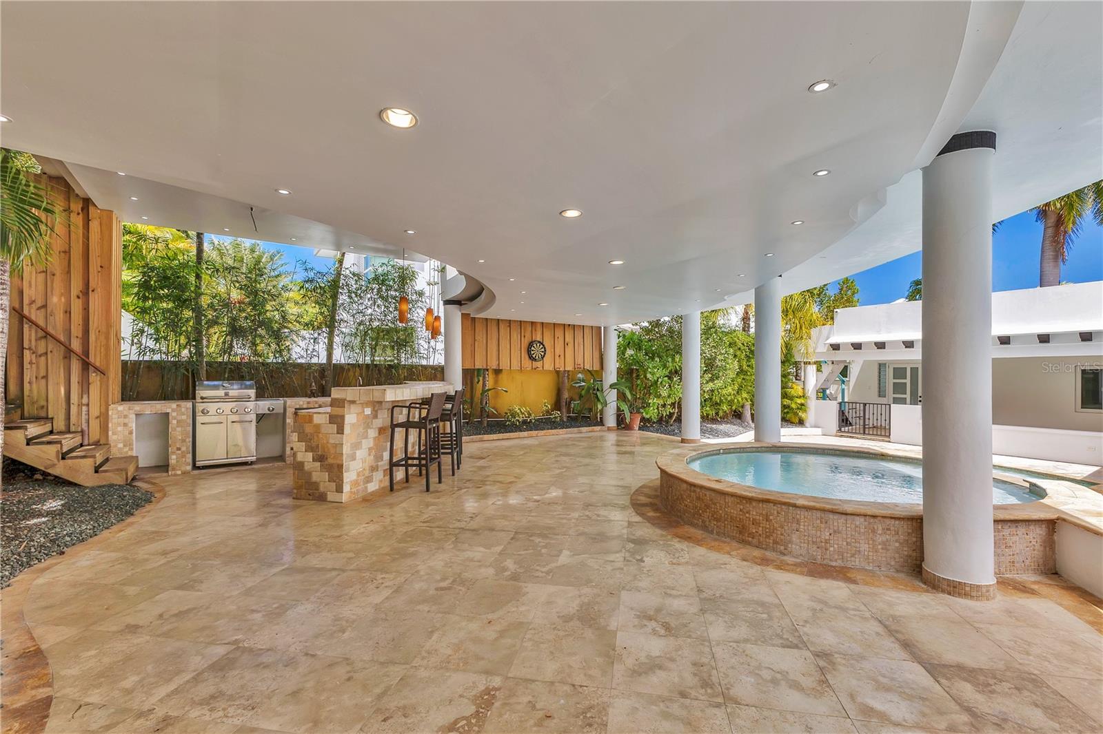 PASEO LAS PALMAS - Residential
