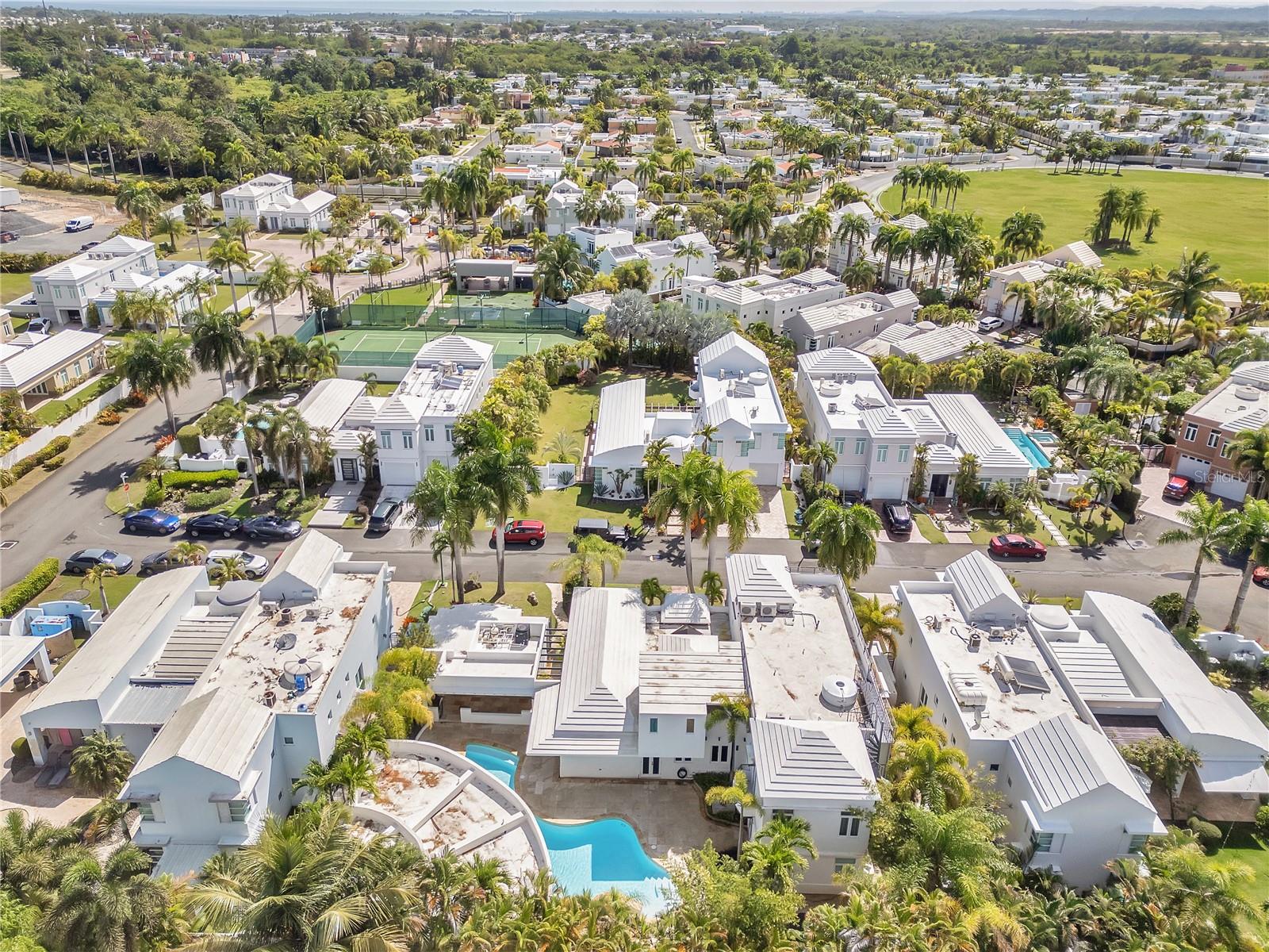 PASEO LAS PALMAS - Residential