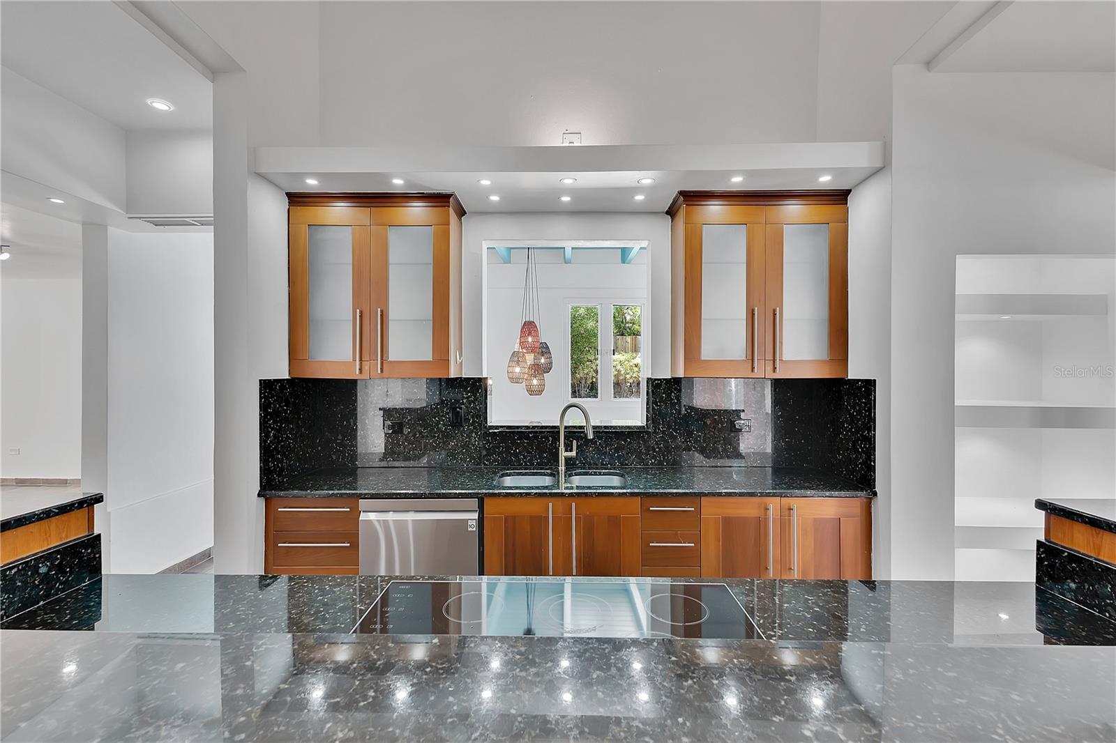 PASEO LAS PALMAS - Residential