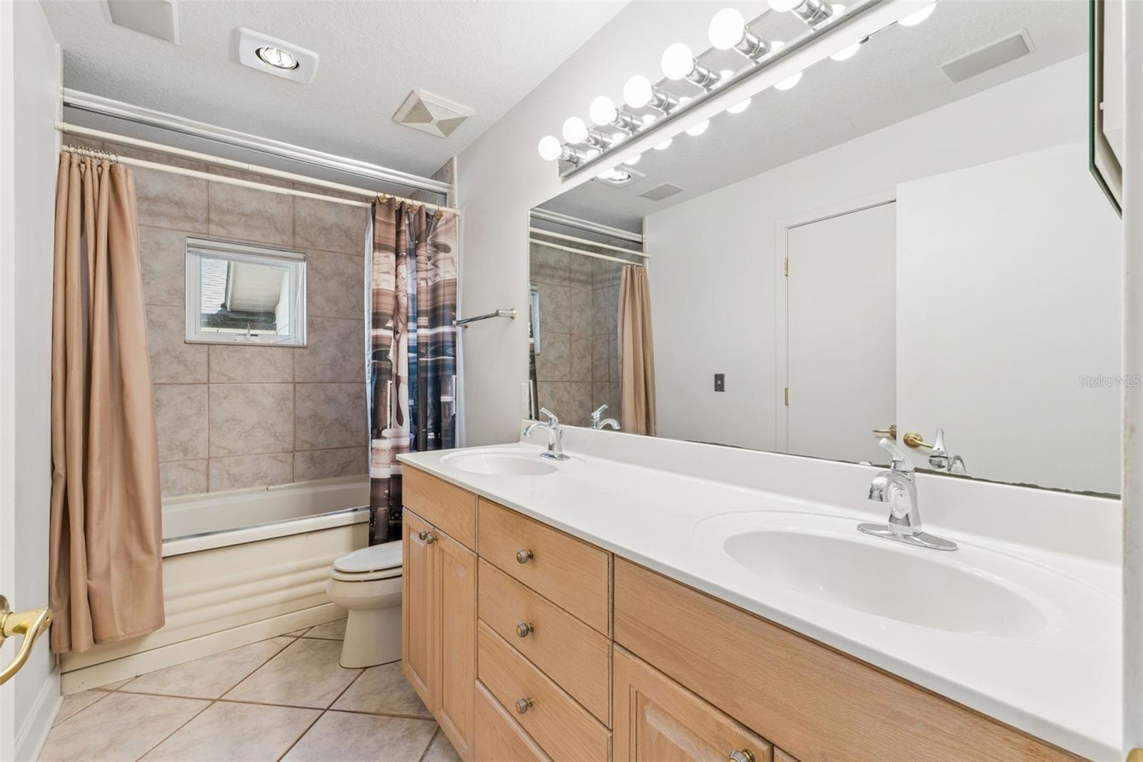 DOWN POINT SUB - Residential