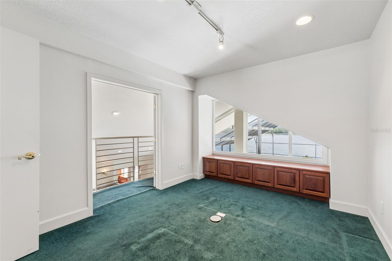 DOWN POINT SUB - Residential