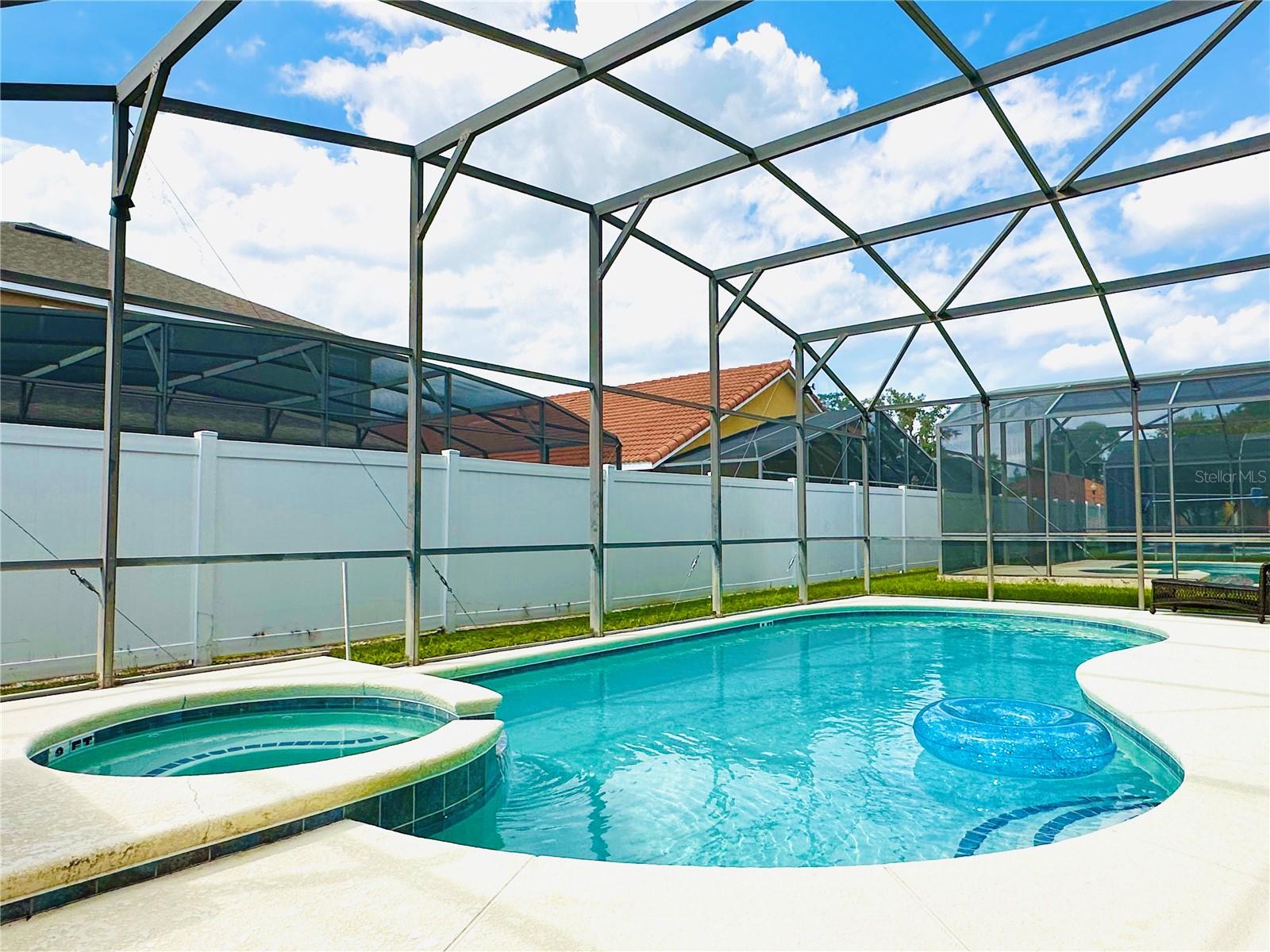 VERANDA PALMS - Residential Lease