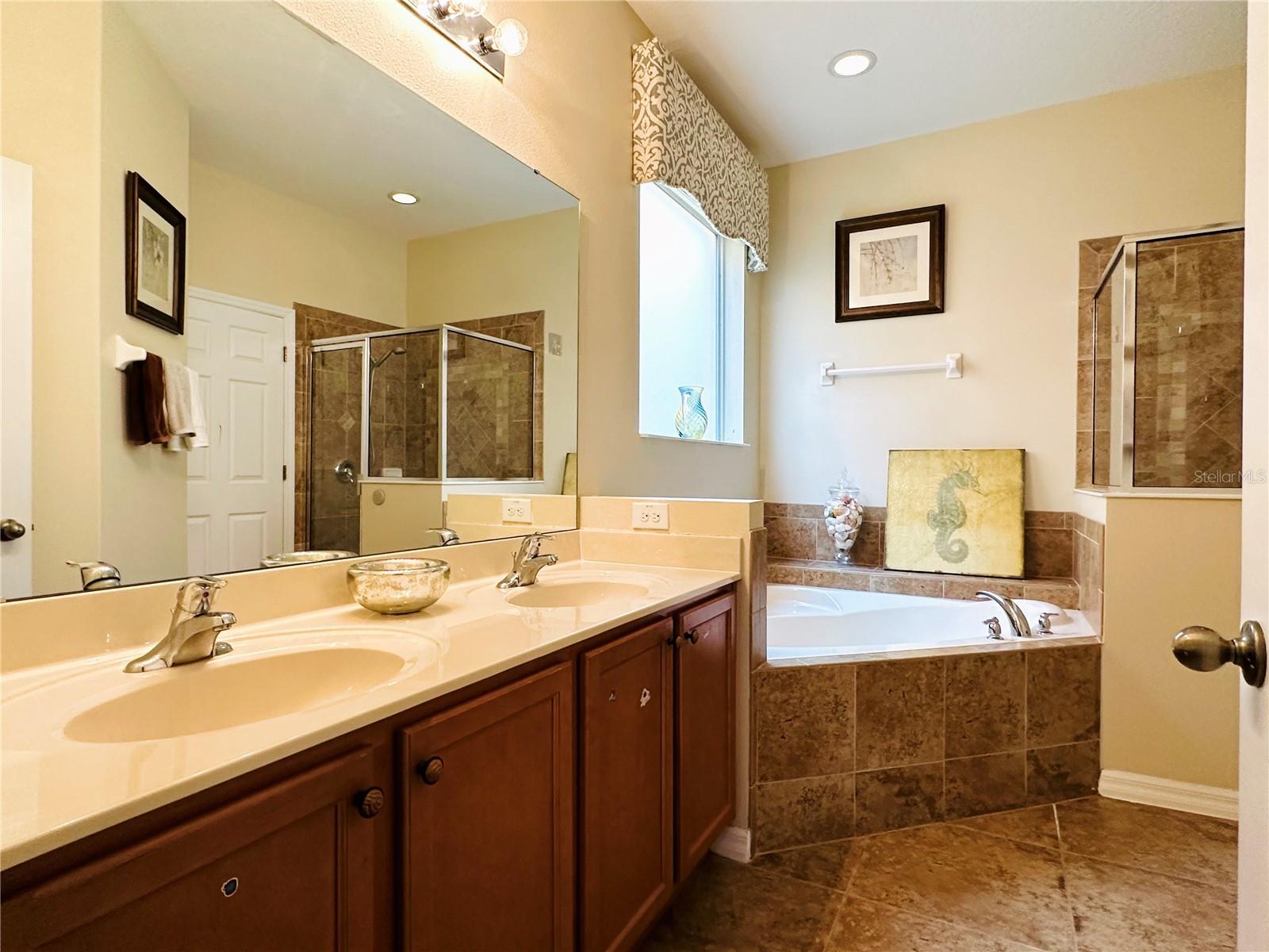 VERANDA PALMS - Residential Lease