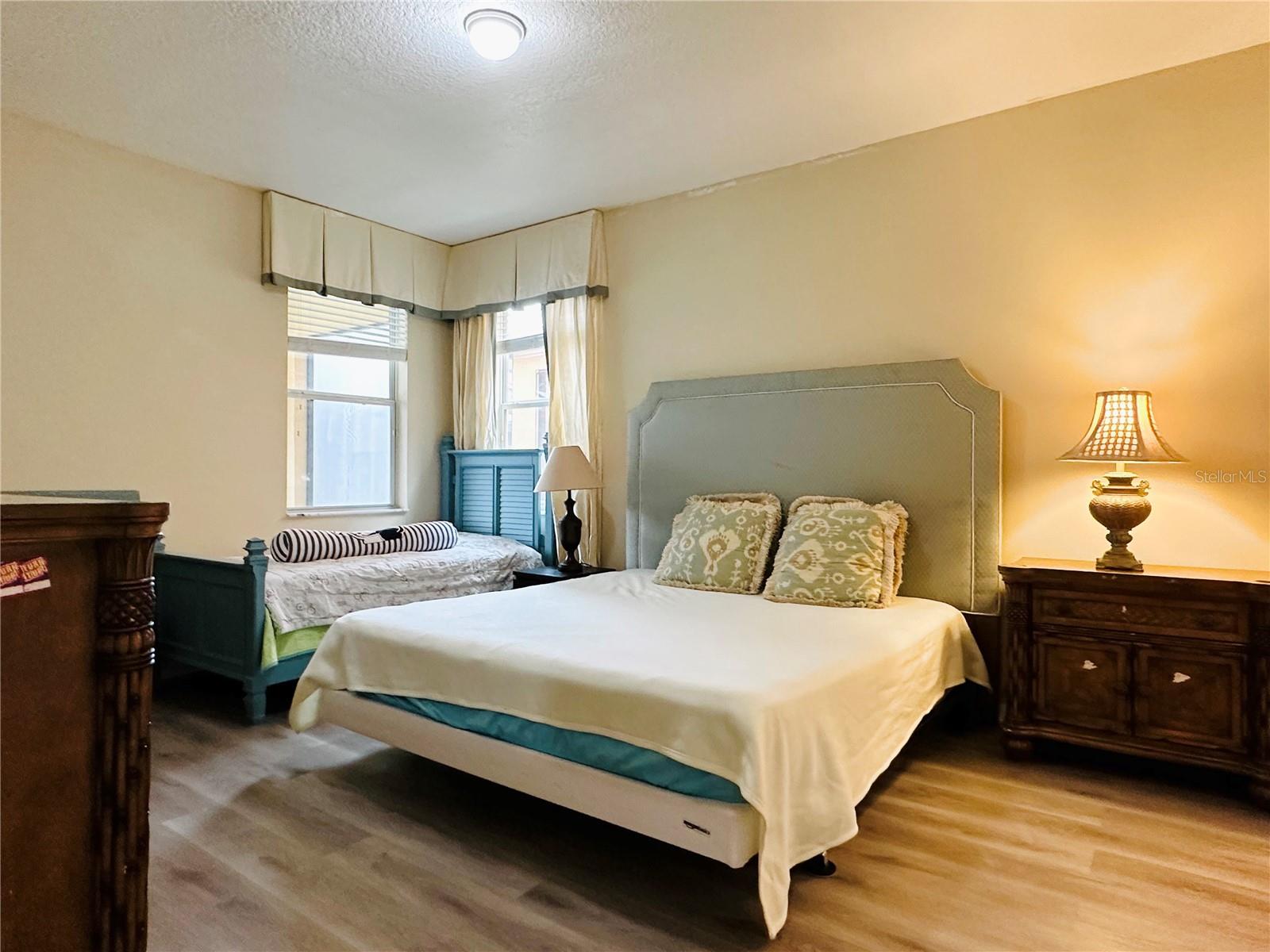 VERANDA PALMS - Residential Lease