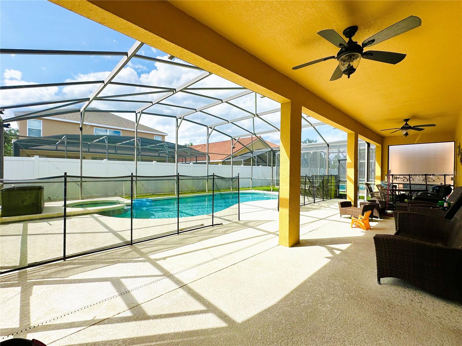 VERANDA PALMS - Residential Lease
