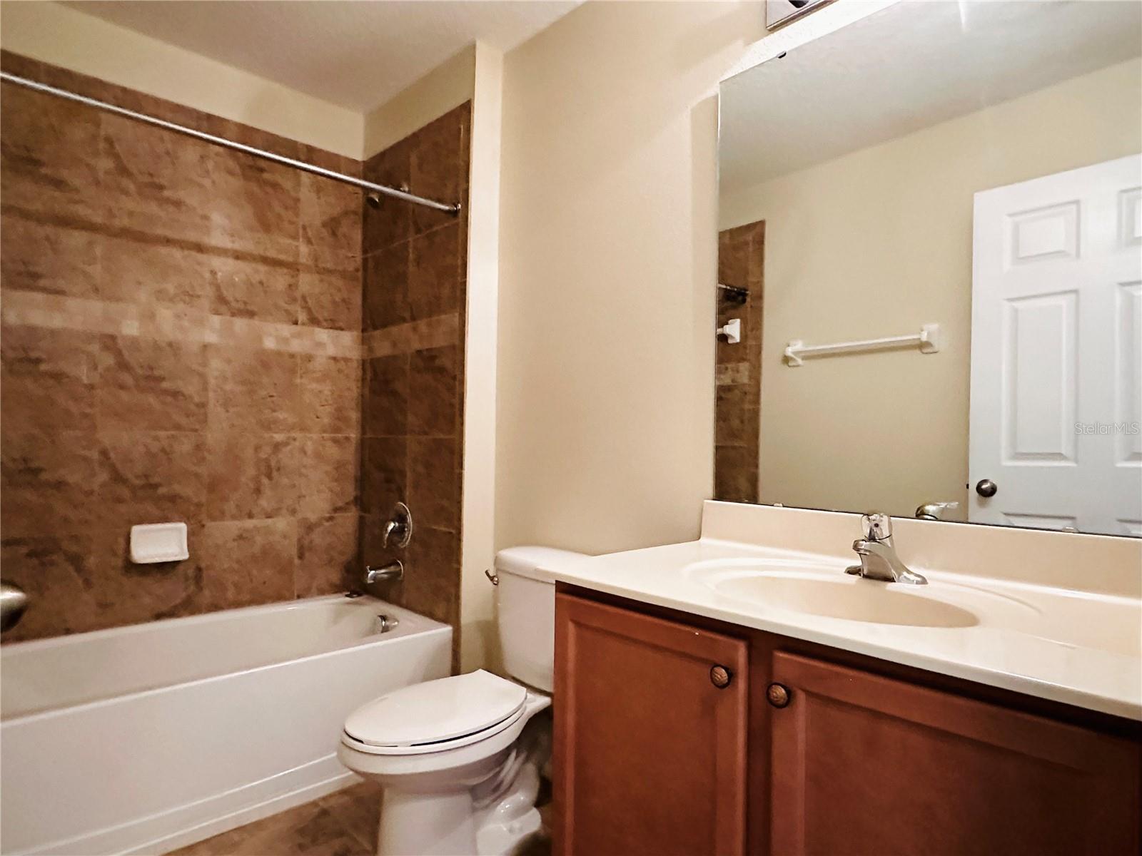VERANDA PALMS - Residential Lease
