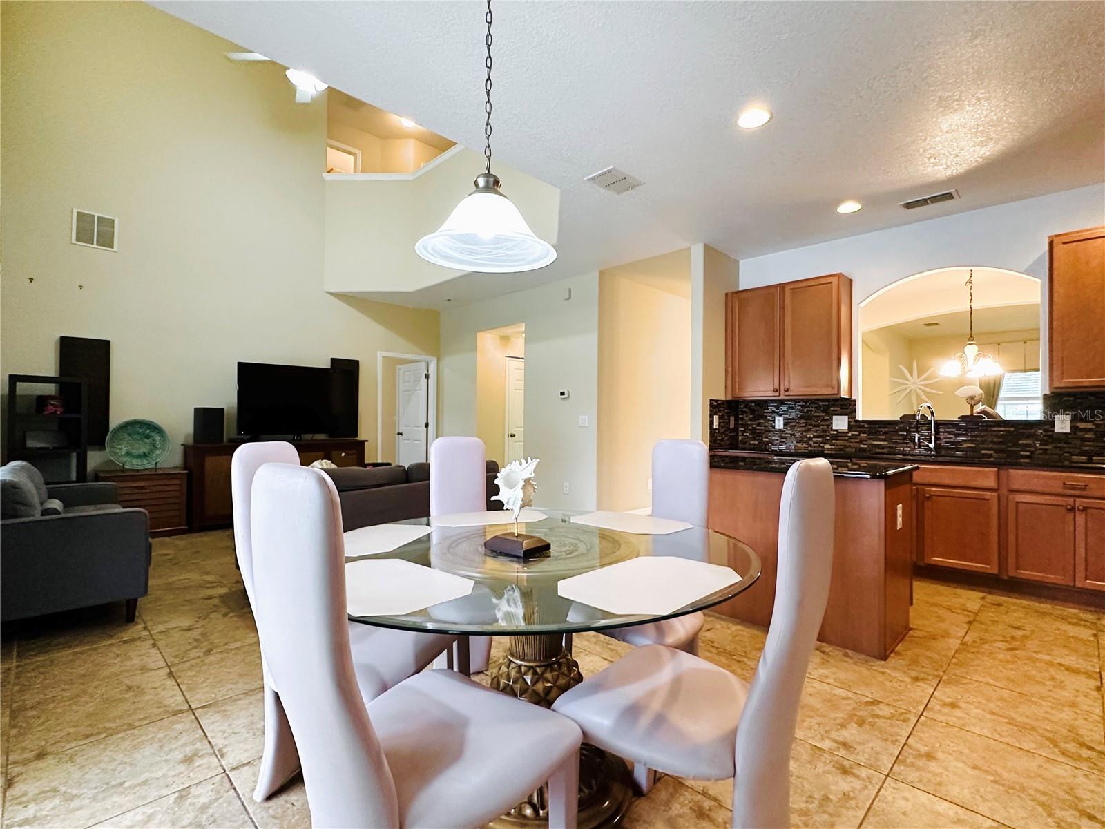 VERANDA PALMS - Residential Lease