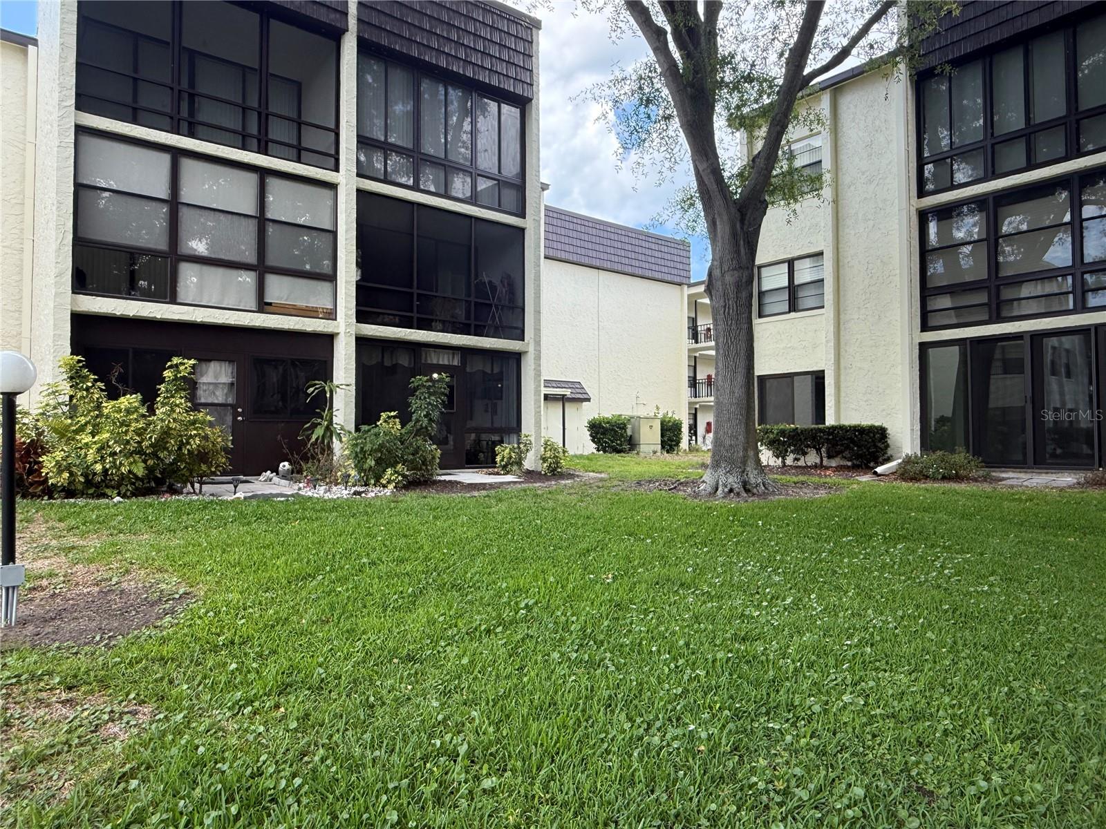 LAKEVIEW OF LARGO - Residential
