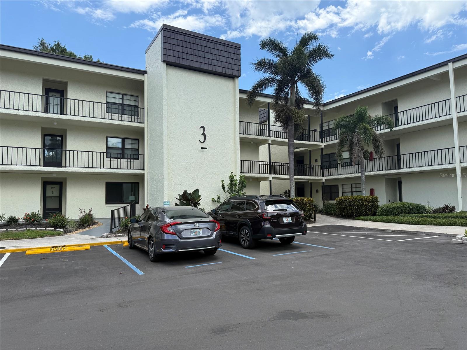 LAKEVIEW OF LARGO - Residential