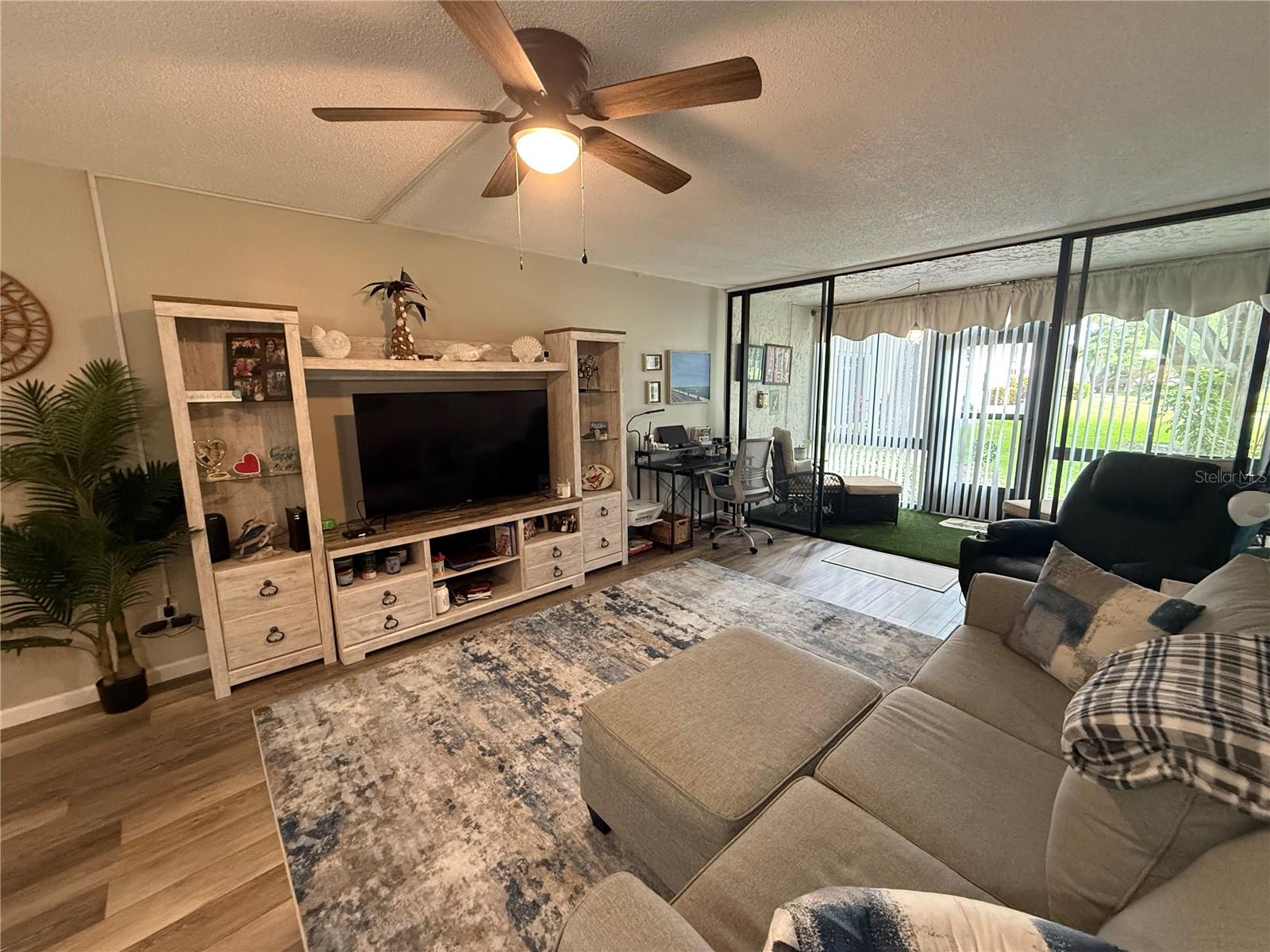 LAKEVIEW OF LARGO - Residential