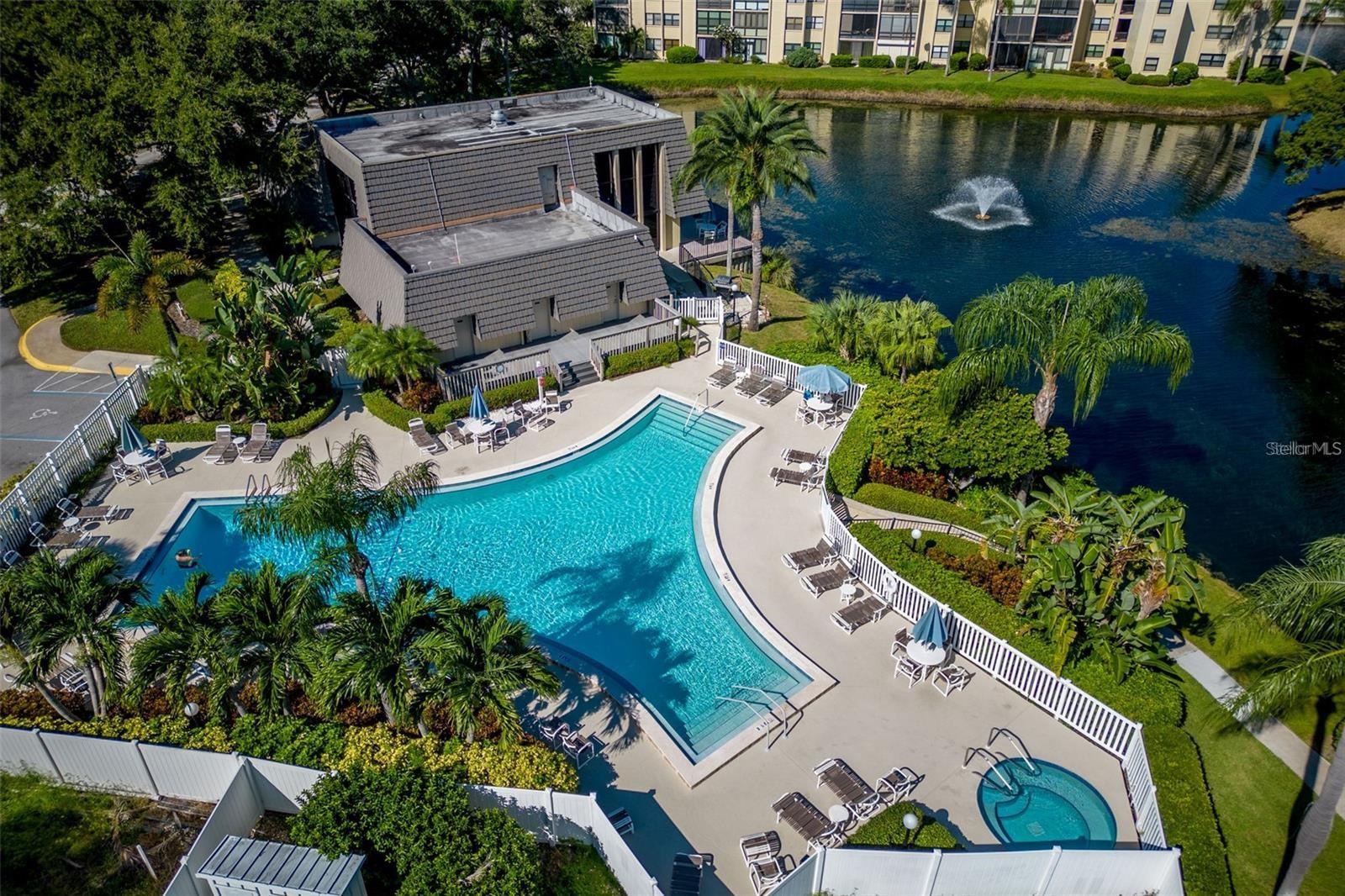 LAKEVIEW OF LARGO - Residential