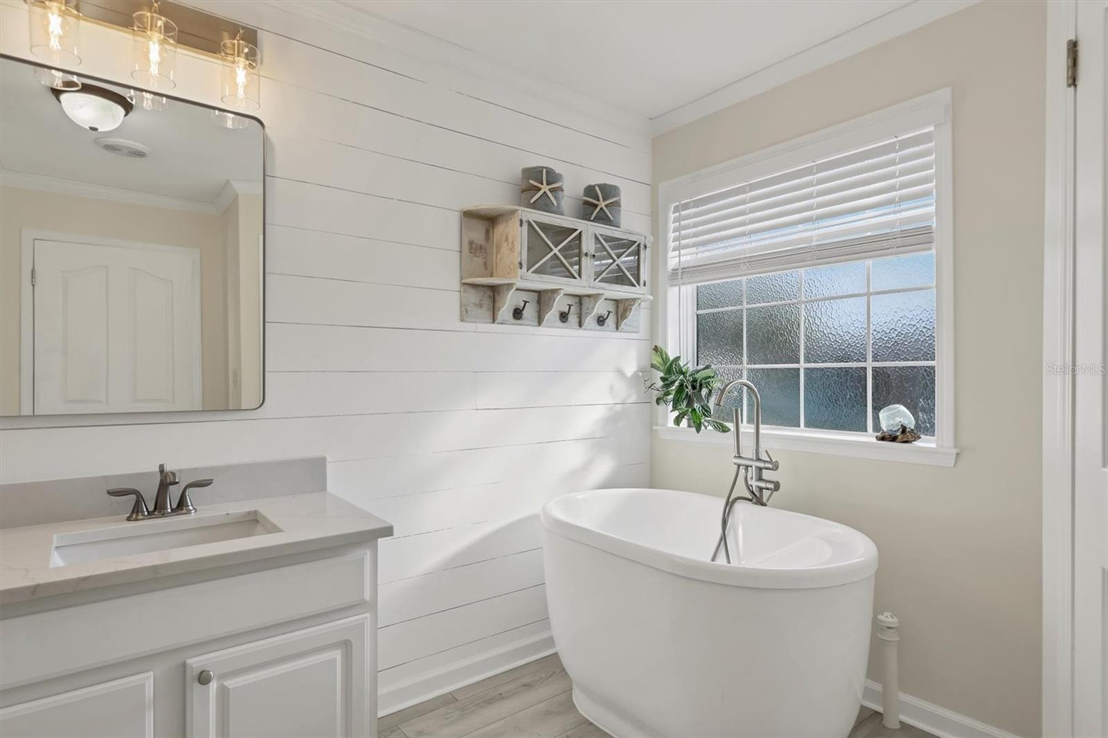 SOUTH VENICE - Residential