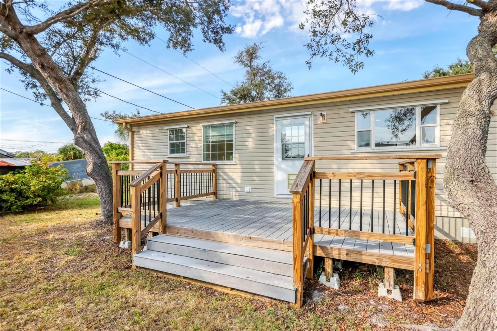 SOUTH VENICE - Residential