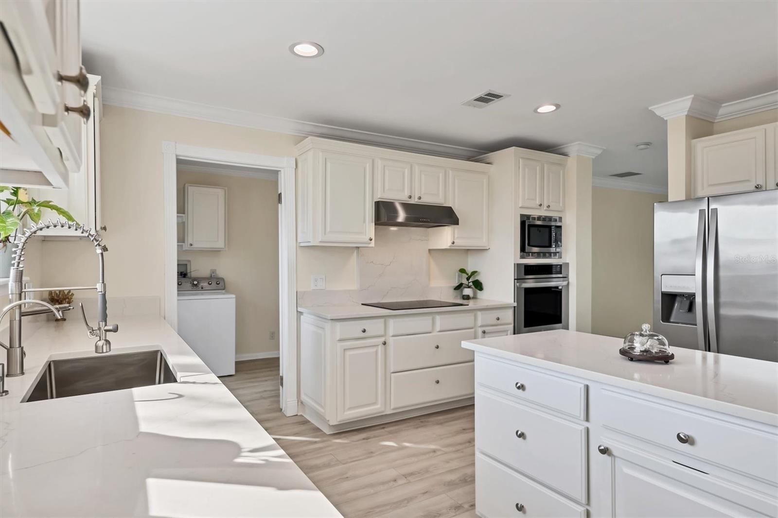 SOUTH VENICE - Residential