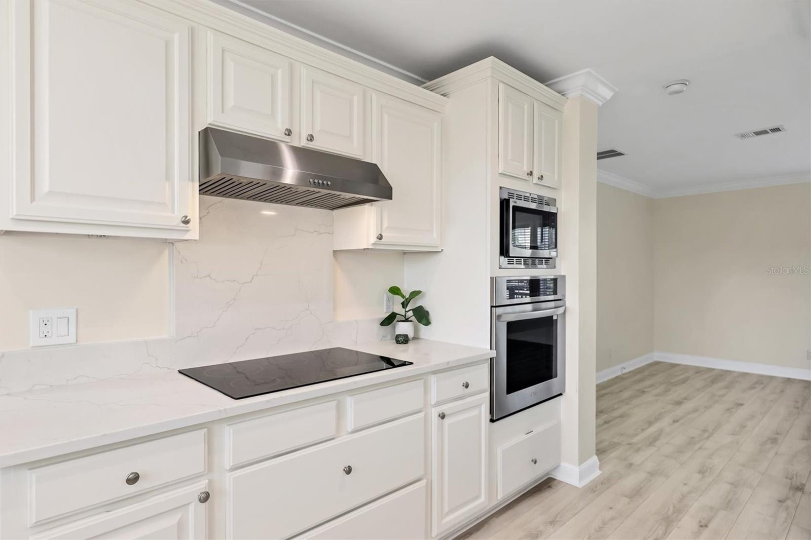 SOUTH VENICE - Residential