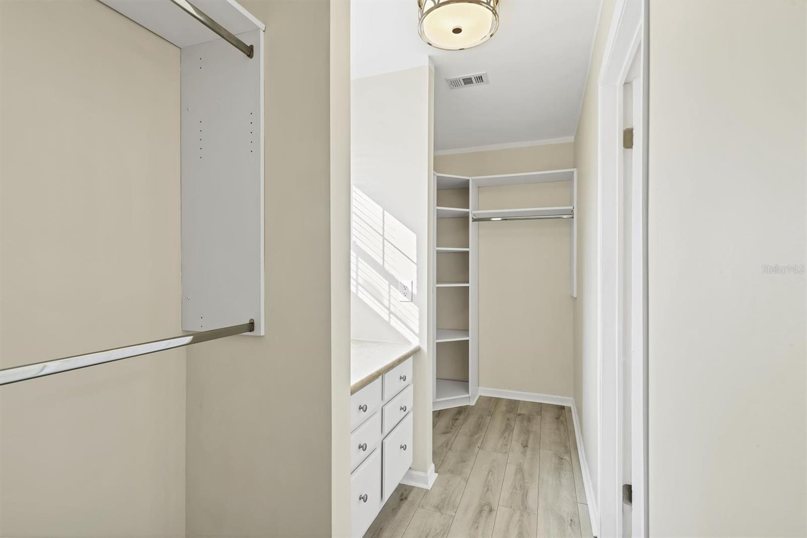 SOUTH VENICE - Residential