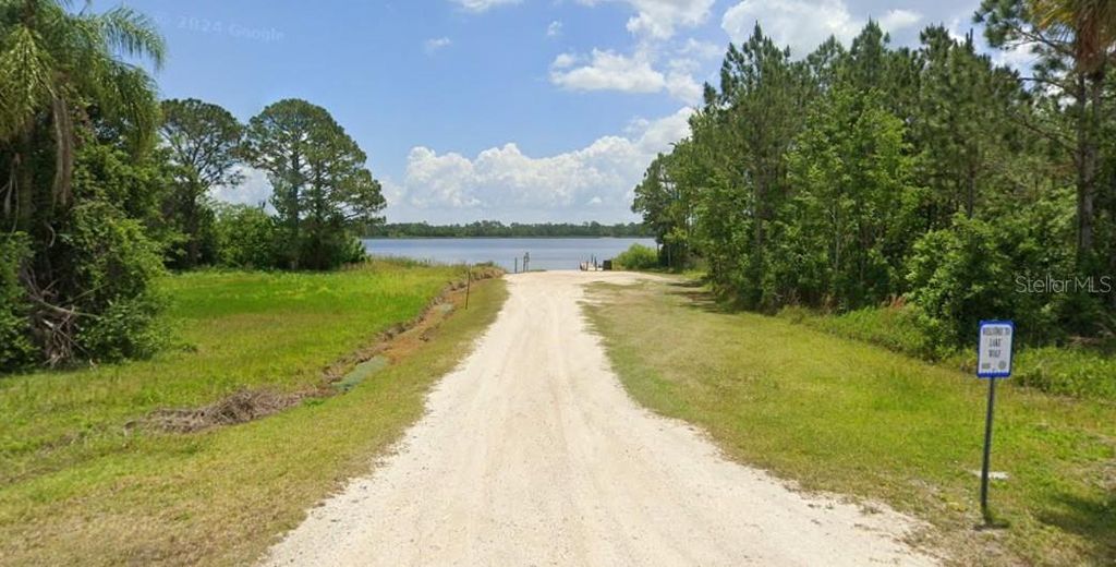 Photo of 1302 Lakeside Drive S, Sebring, FL 33875 (MLS # P4936750)