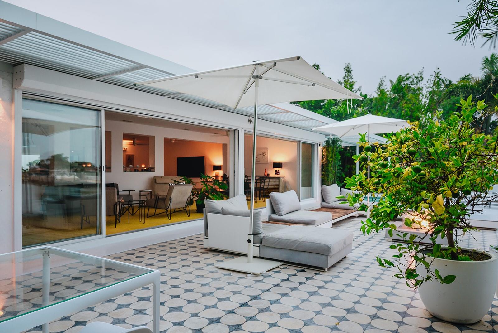 THREE PALMS POINT - Residential