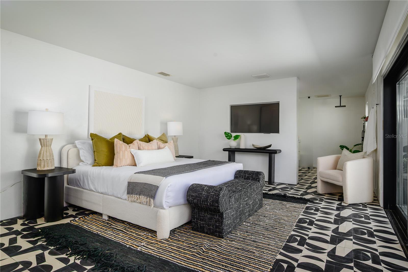 THREE PALMS POINT - Residential