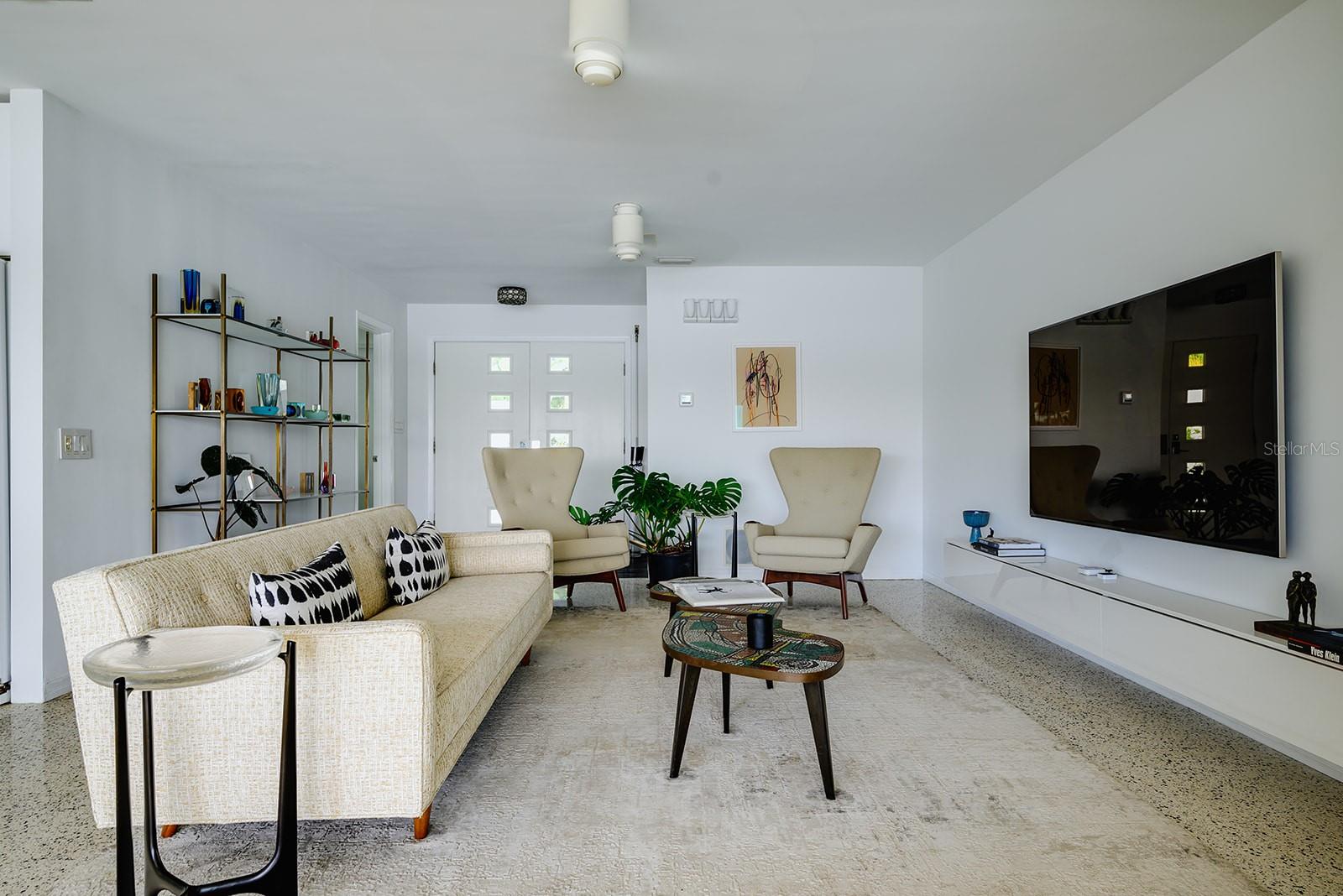 THREE PALMS POINT - Residential