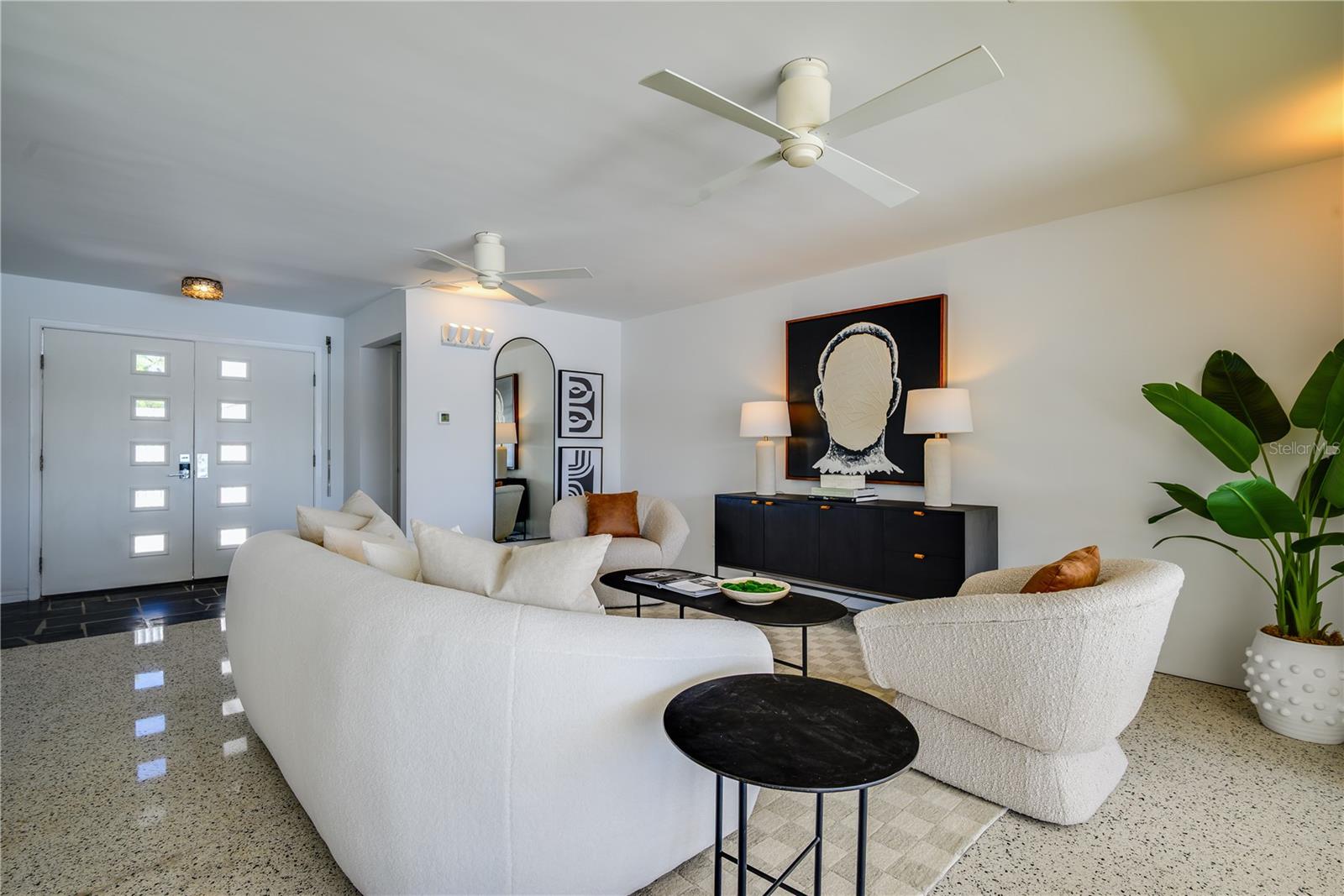 THREE PALMS POINT - Residential